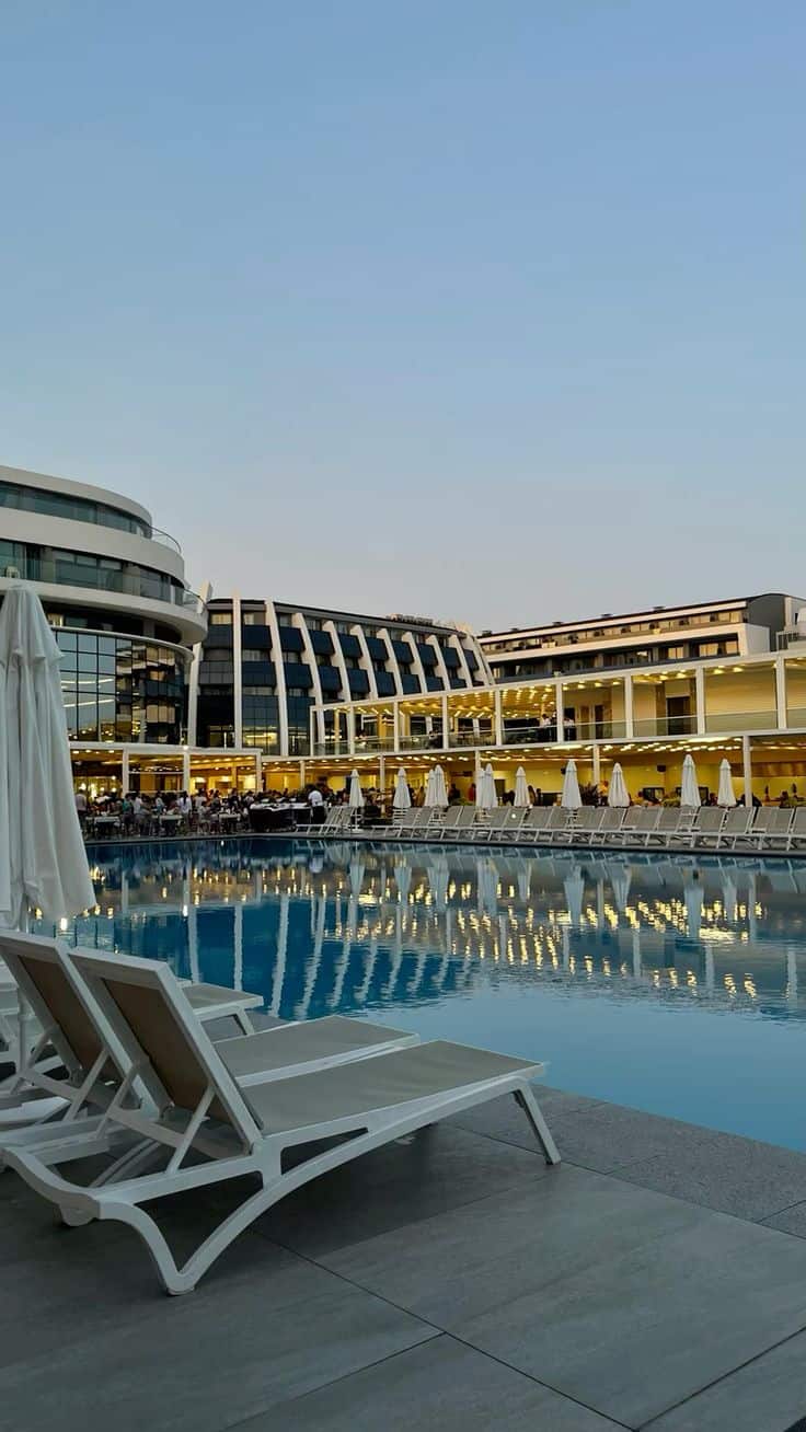 commercial swimming pools dubai