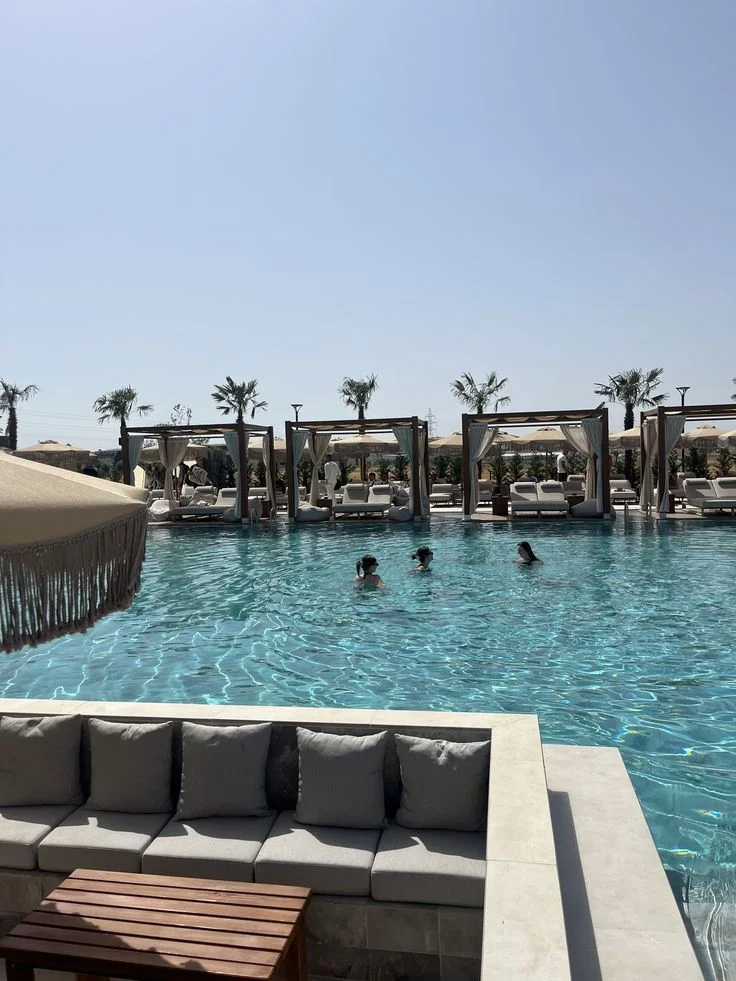 commercial swimming pools in dubai